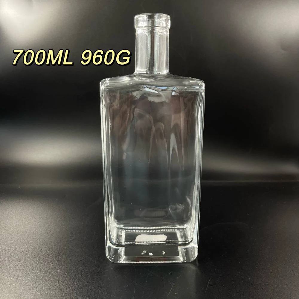 Hot Sale Square Crystal Glass Bottle for Liquor/Spirit/Vodka/Whisky/Wine with Cap