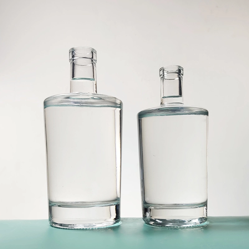 Wholesale 700ml 750ml 500ml Clear Round Empty Rum Whisky Spirit Gin Vodka Glass Liquor Bottle with Cork Cap